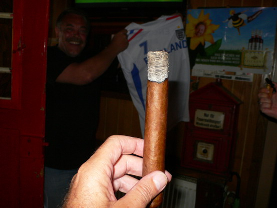 world championship cigars and changing shirts 0610 12