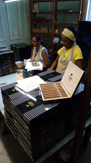 cuba 2012 el laguito cigars 0412 14